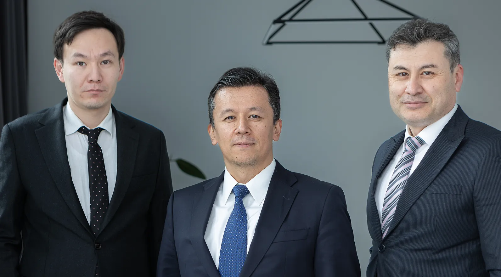 Photographer Valeria Karaban.
Rustam Nabirov with the Executive Directors for Risk Management.