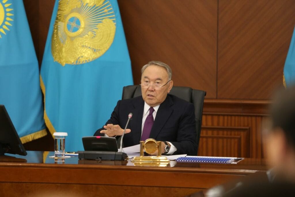 Назарбаев распорядился создать фонд развития оборонно-промышленного комплекса