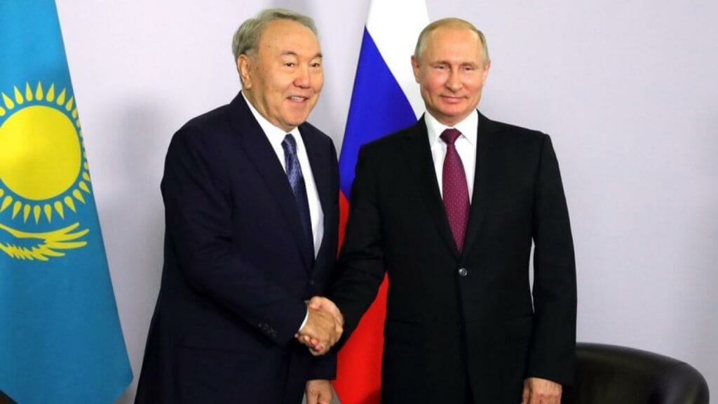 Путин побеседовал с Назарбаевым и Токаевым