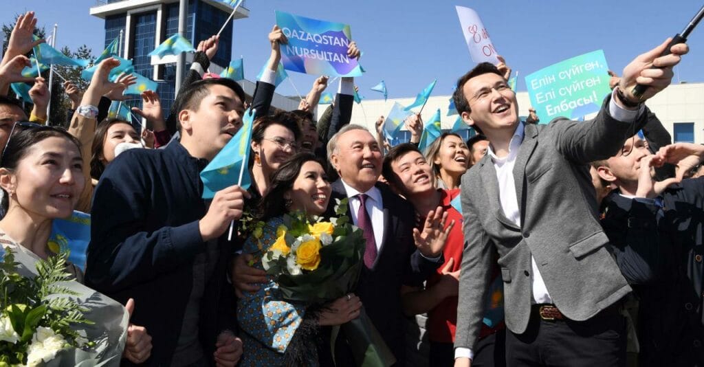Нурсултан Назарбаев приехал в Алматы