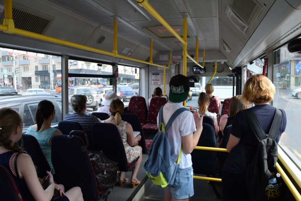 В автобусах Караганды может подорожать проезд за наличный расчет