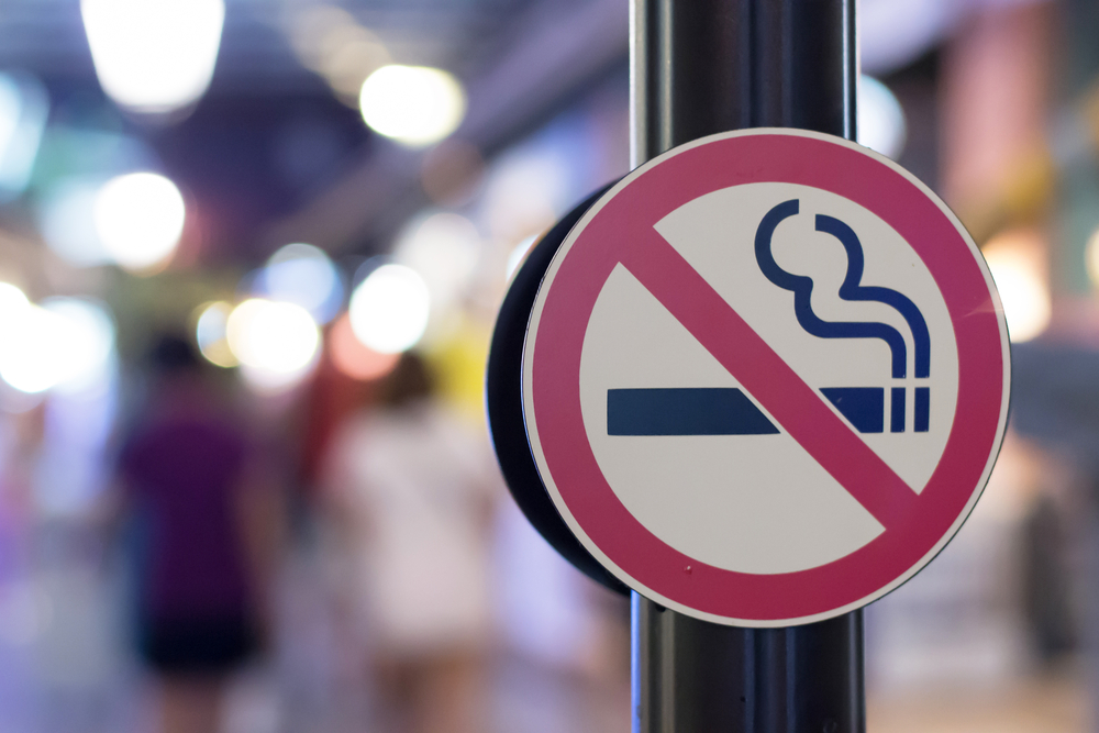 Минздрав выявил нарушения столичных ресторанов по ограничению табакокурения