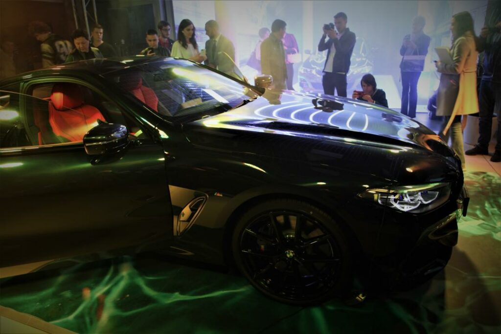 BMW 3 и 8 серии представили в Алматы