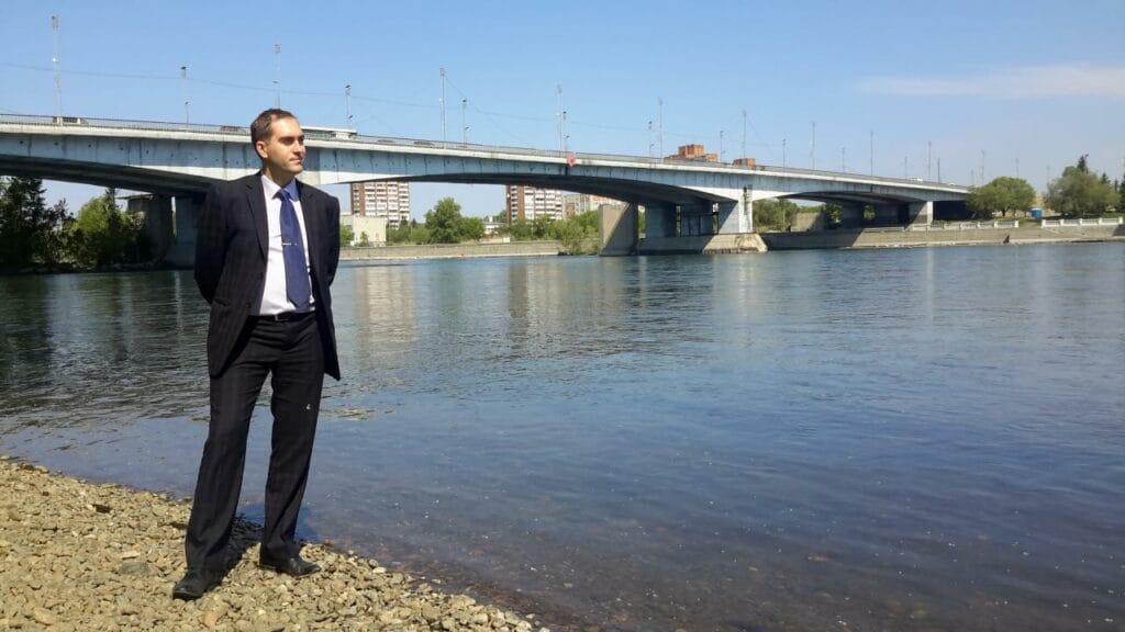 Керчь бұғазы мен Бұқтырма су қоймасын не байланыстырады?