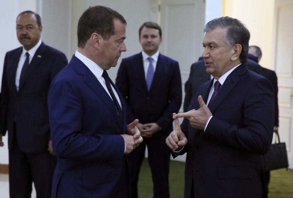 Дмитрий Медведев и Шавкат Мирзиёев. Фото: Reuters