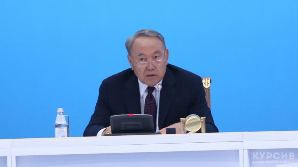 Назарбаев ответил на критику власти
