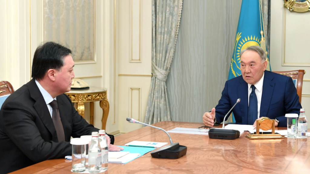 Назарбаев пообещал опубликовать статью
