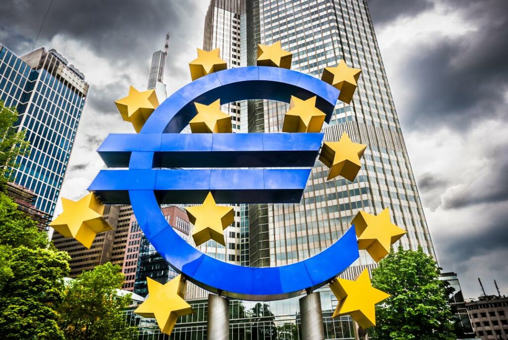 Глава ЕЦБ заявила о беспрецедентном спаде в экономике еврозоны