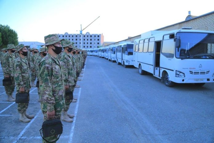 В Узбекистане возобновился призыв в армию
