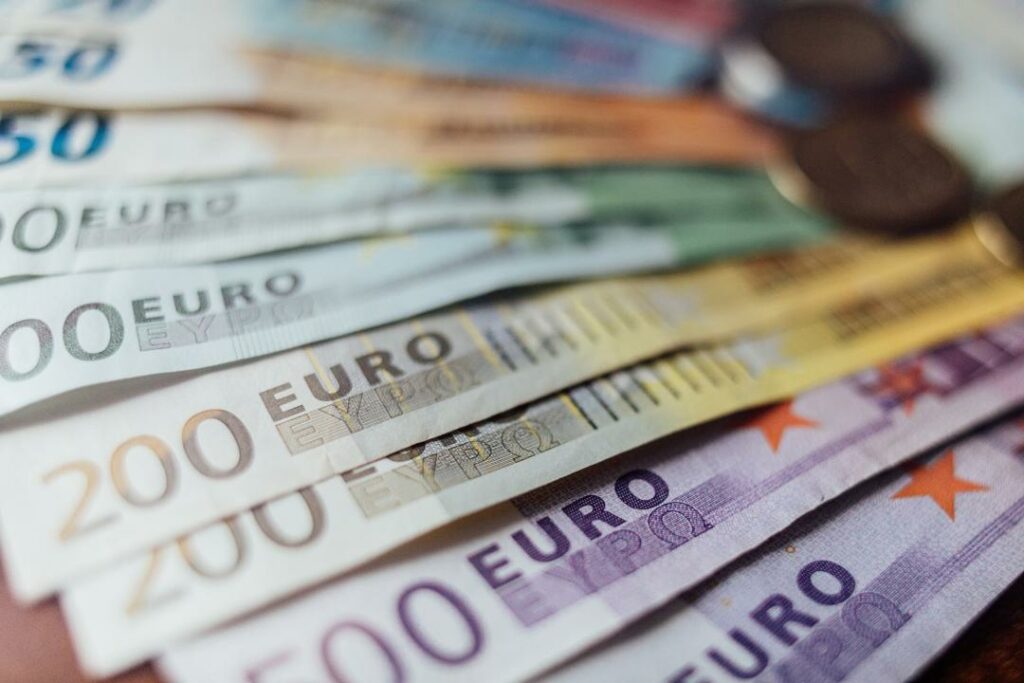 Использование евро в мире стабилизировалось на исторически низком уровне