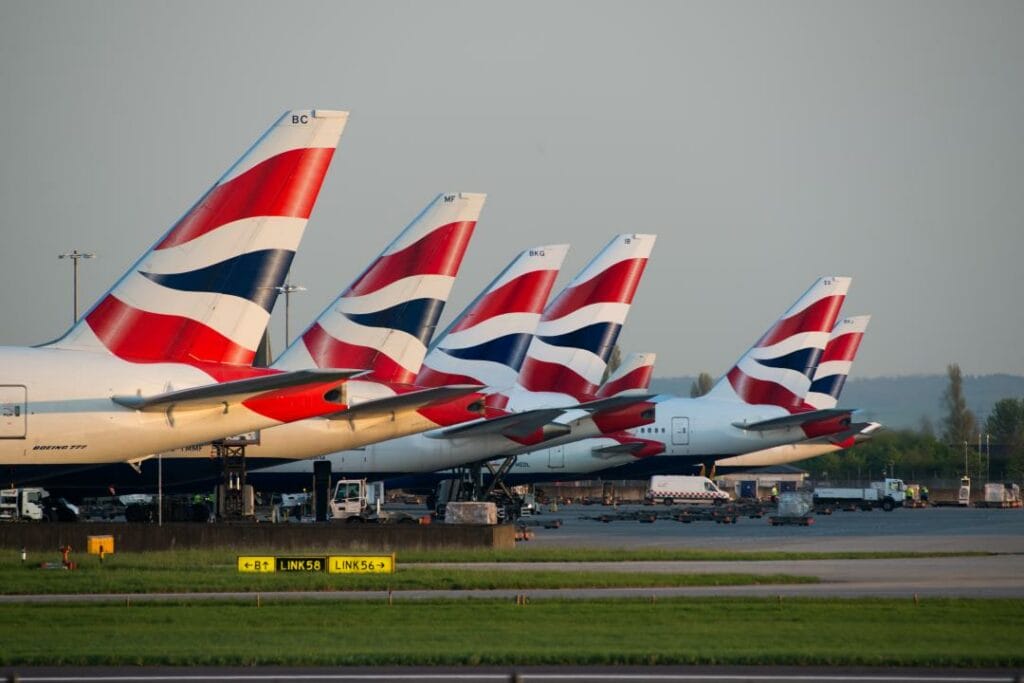 British Airways распродаст произведения искусства из своей коллекции