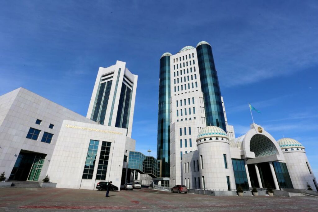 Парламент принял закон о проведении дополнительной налоговой амнистии для граждан
