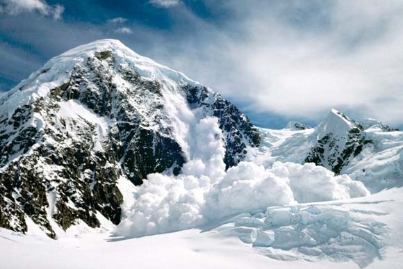 Сход лавин в горах Алматинской области не исключает «Казгидромет»