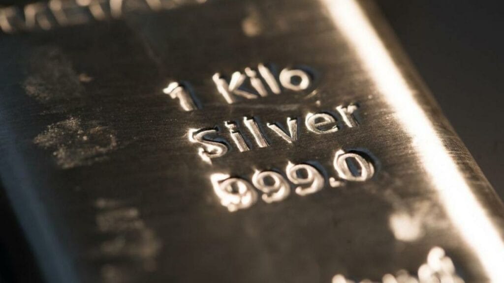 Алтын әлде күміс: екі құнды металға инвестиция салудың айырмашылығы қандай?