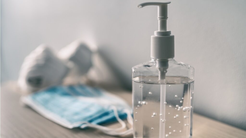 Түрікмендер өздерін коронавирустан қорғаймыз деп  арақтан уланды