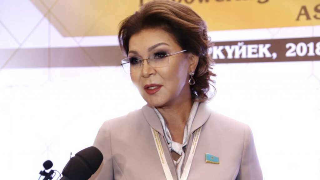 Назарбаева перечислит однодневный доход на борьбу с коронавирусом в Казахстане