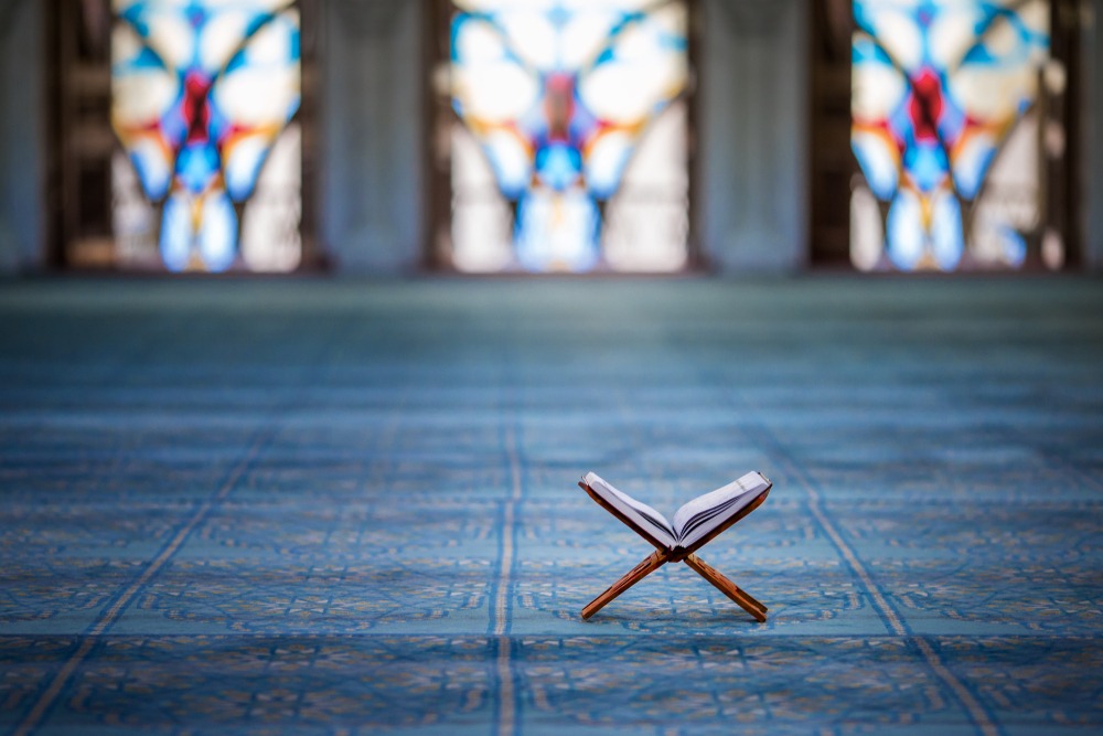 В мечетях Узбекистана временно отменили пятничные молитвы