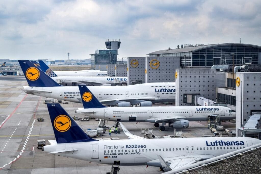 Lufthansa отменяет 23 тысячи рейсов