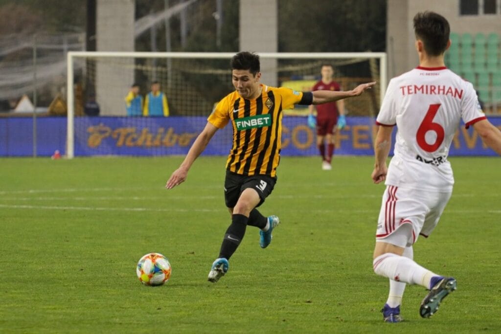 «Локомотив» Қазақстан құрамасының футболшысына қандай еңбекақы ұсынып отыр