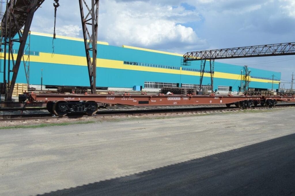 Казахстанский завод изготовил более двух тысяч единиц подвижного состава