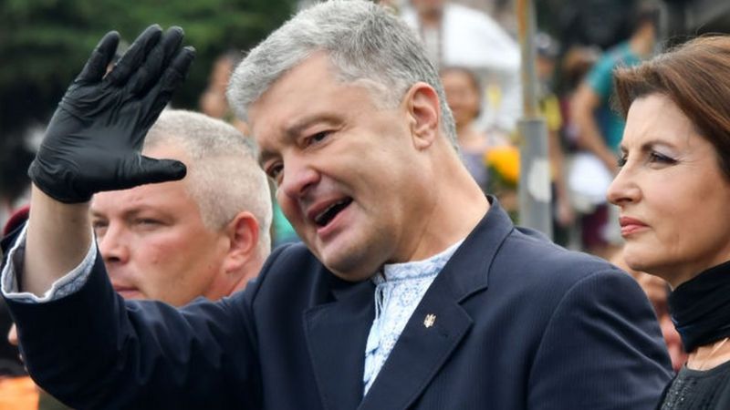 Украинаның экс президенті Петр Порошенко коронавирус жұқтырып, ауруханаға түсті