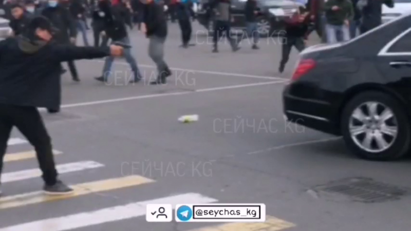 Атамбаевтың көлігіне оқ атылды