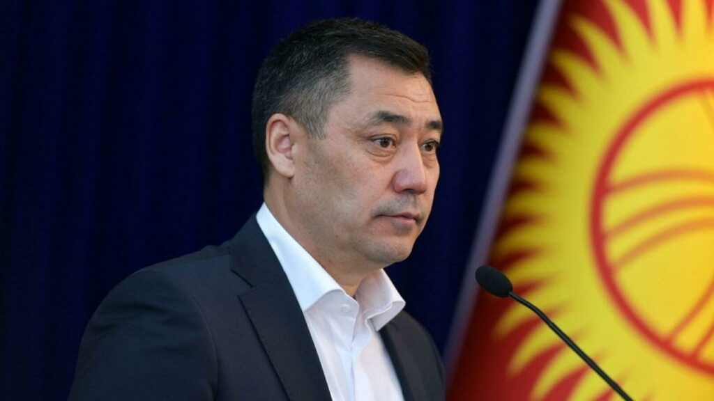 Жапаров сложил полномочия и.о. президента Кыргызстана