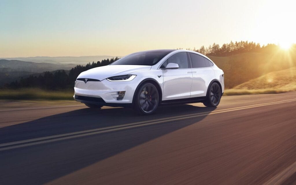 Tesla отзовет более 9 тыс. автомобилей