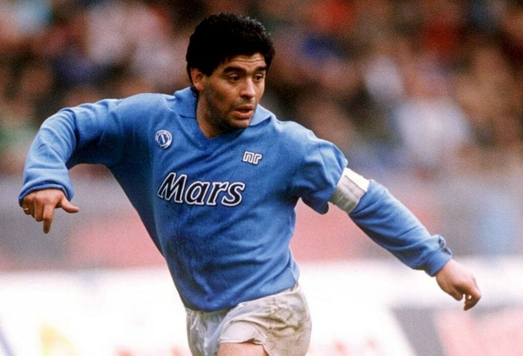 Атақты футболшы Диего Марадона қайтыс болды