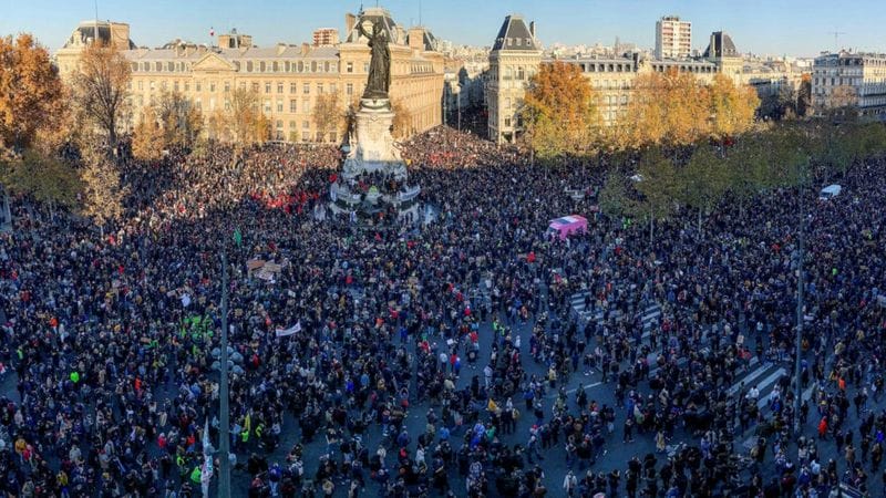 В Париже идут протесты после скандала с полицейским произволом
