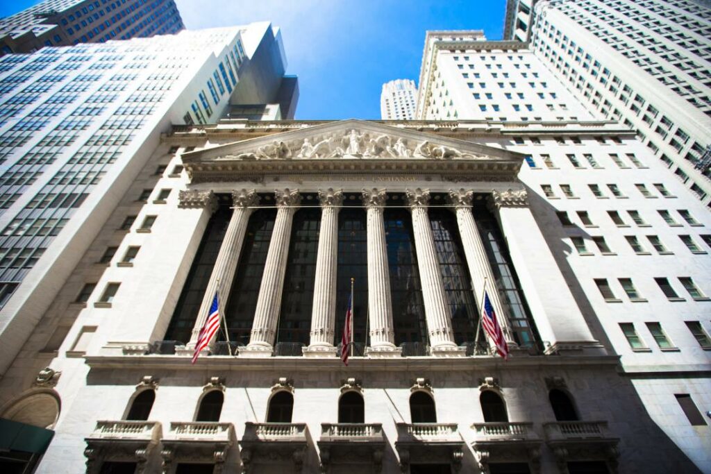 NYSE передумала исключать из листинга акции китайских телекомов