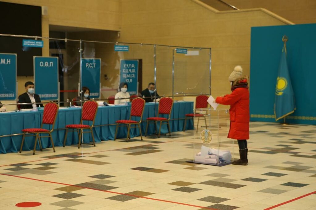 В Казахстане проходят выборы депутатов мажилиса и маслихатов