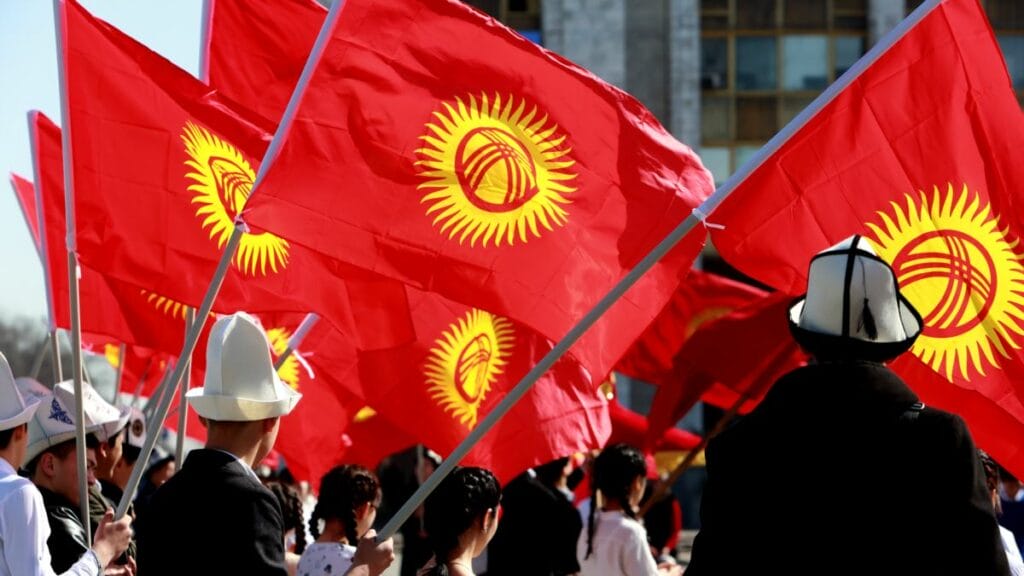 В Кыргызстане русский язык сохранит официальный статус