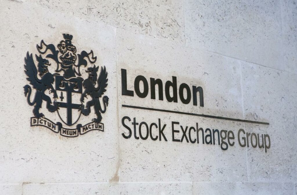 Еврокомиссия одобрила покупку Лондонской биржей аналитической компании Refinitiv