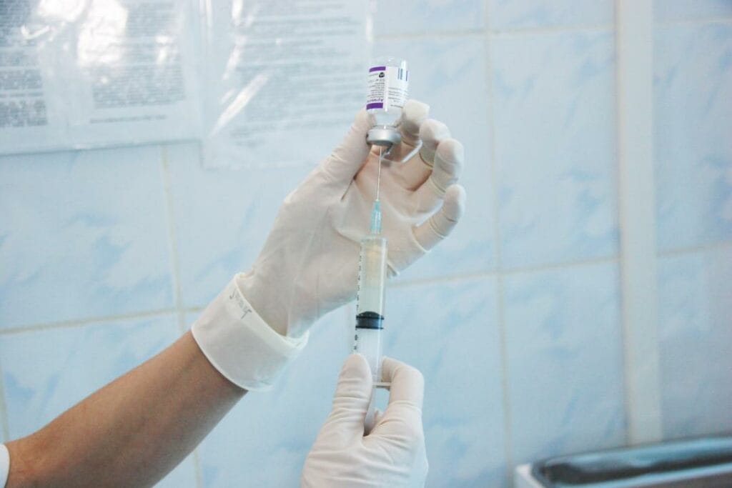 Кыргызстан отказывается от вакцины Pfizer