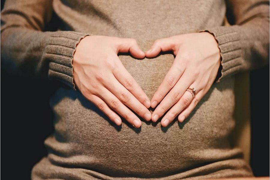 Ресейде Гатчина қаласында күзетші босануға келген жүкті әйелді перзентханаға кіргізбей қойған