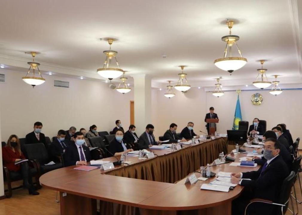 Более 830 млн тенге задолжали казахстанцам
