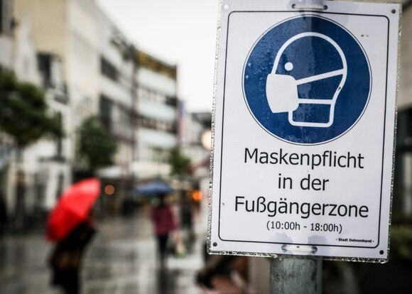 Ұлыбританияда көптеген мектеп оқушылары партаға оралады