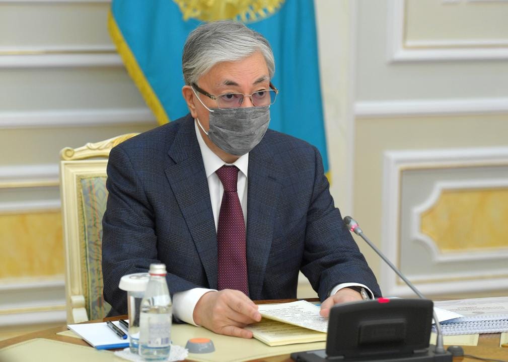 Токаев заявил о непростой ситуации в здравоохранении Алматы