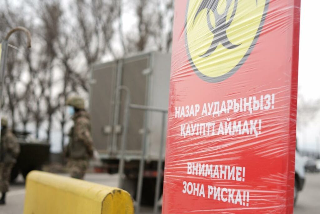 В Алматы вводят жесткие карантинные ограничения