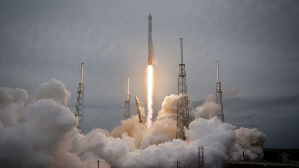 Ракета SpaceX стартовала на орбиту