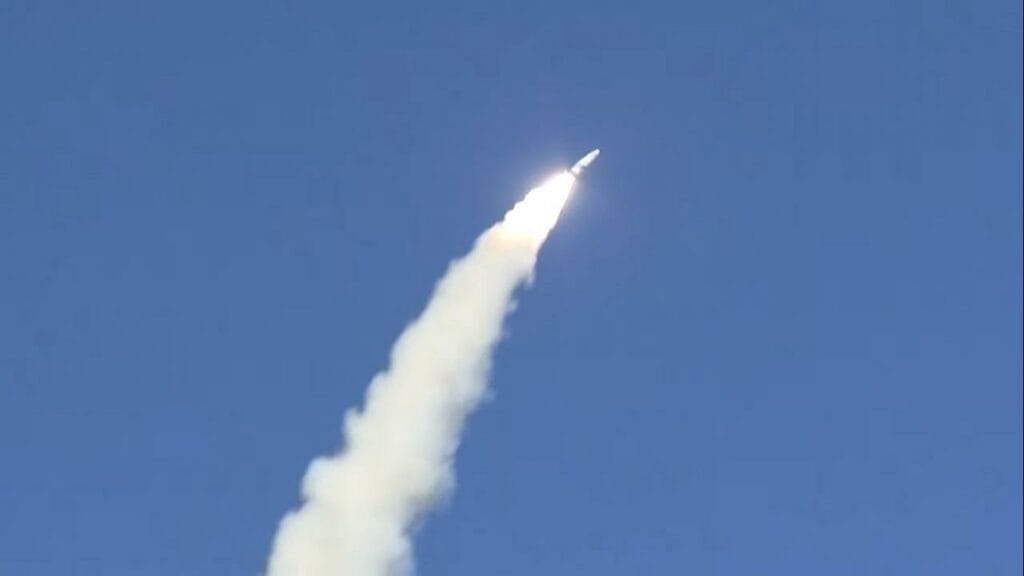 Северная Корея провела запуск двух баллистических ракет