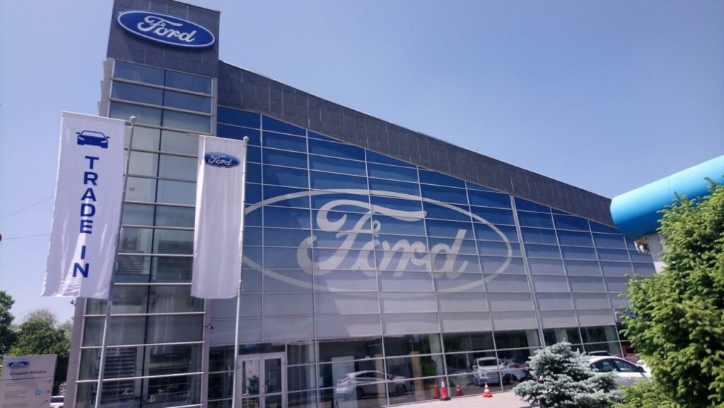 В США приостанавливают работу автозаводы Ford