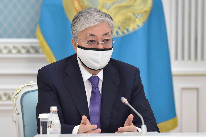 Токаев пригрозил чиновникам отставкой из-за ситуации с вакцинацией