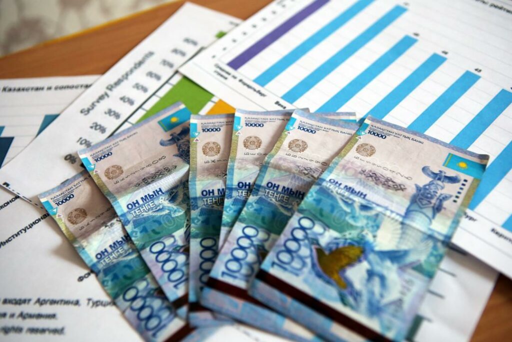 Дефицит консолидированного бюджета в Казахстане составил 1 трлн тенге