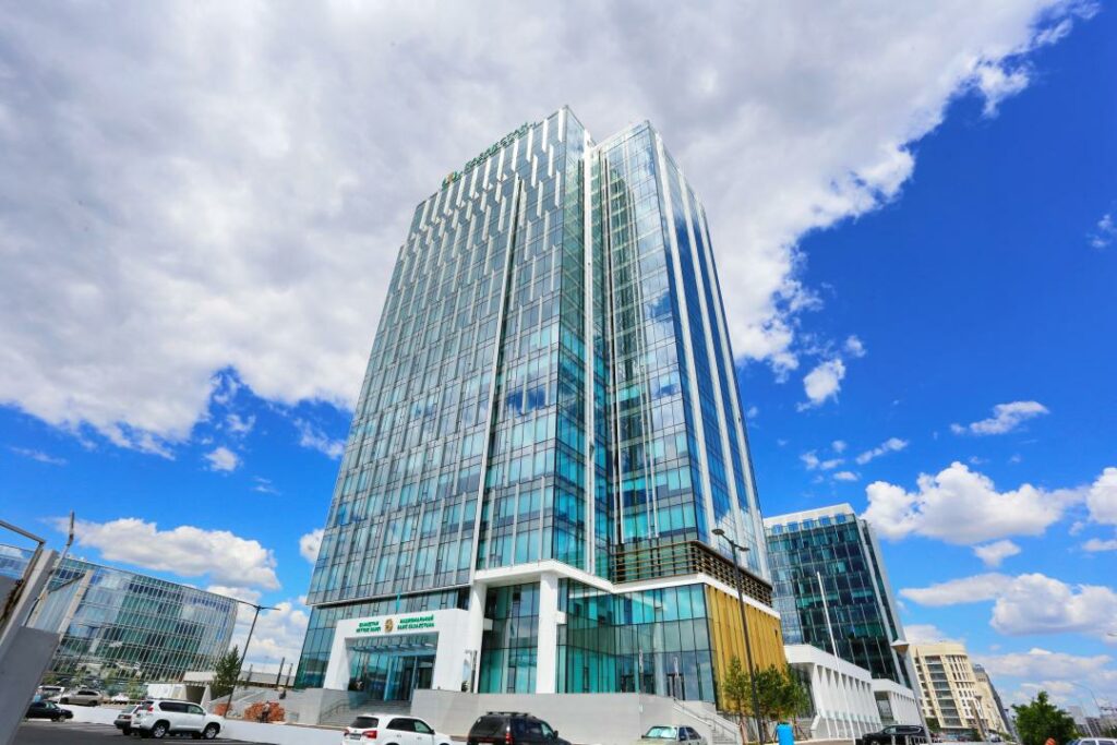 В Казахстане международные резервы Нацбанка снизились на $1,1 млрд