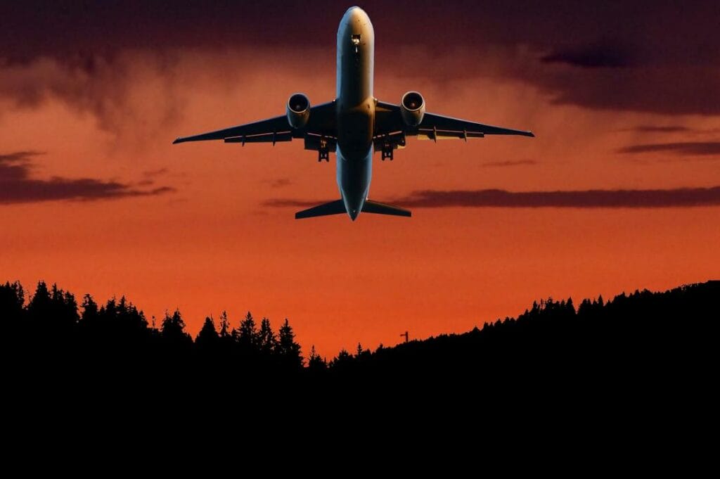 Перевозочные мощности авиакомпаний мира составляют 58%