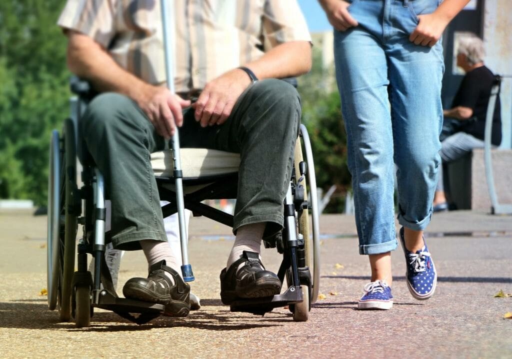 Депутаты в Казахстане предложили снизить пенсионный возраст для инвалидов