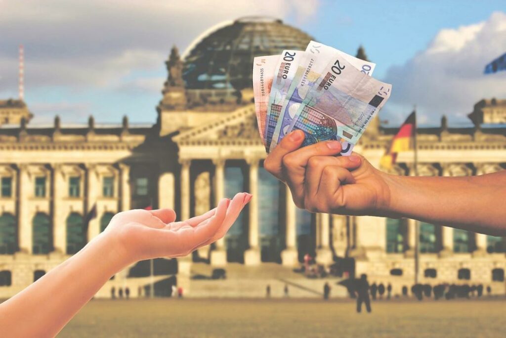 Бундестаг утвердил дополнительный бюджет Германии на 2021 год