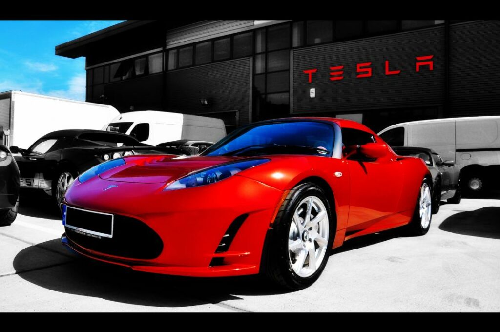 Выручка Tesla в I квартале превзошла $10 млрд